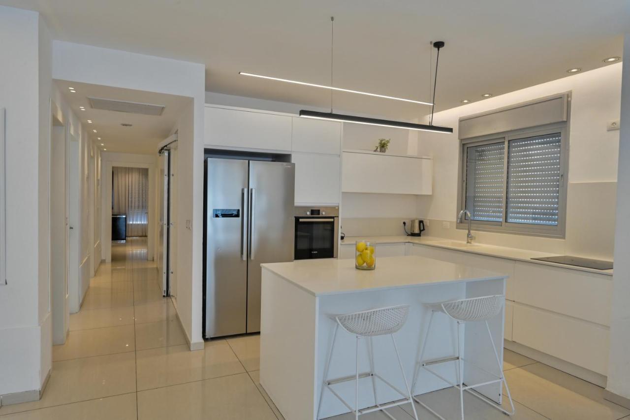The White Lotus Villa Eilat Bagian luar foto