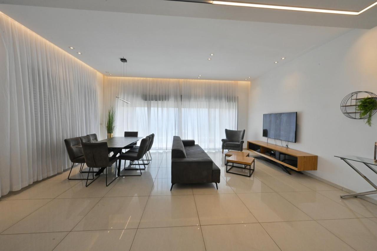 The White Lotus Villa Eilat Bagian luar foto