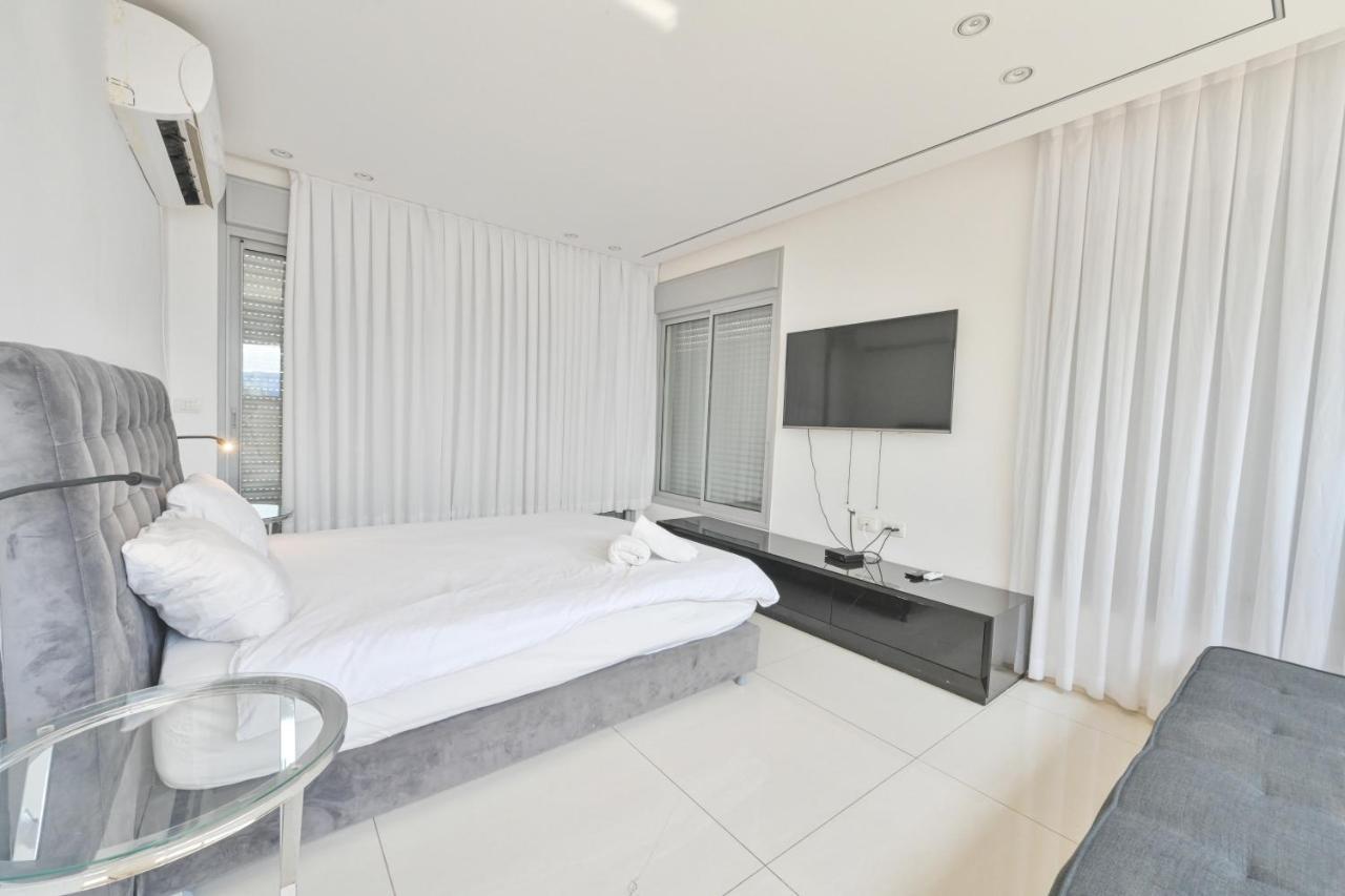 The White Lotus Villa Eilat Bagian luar foto