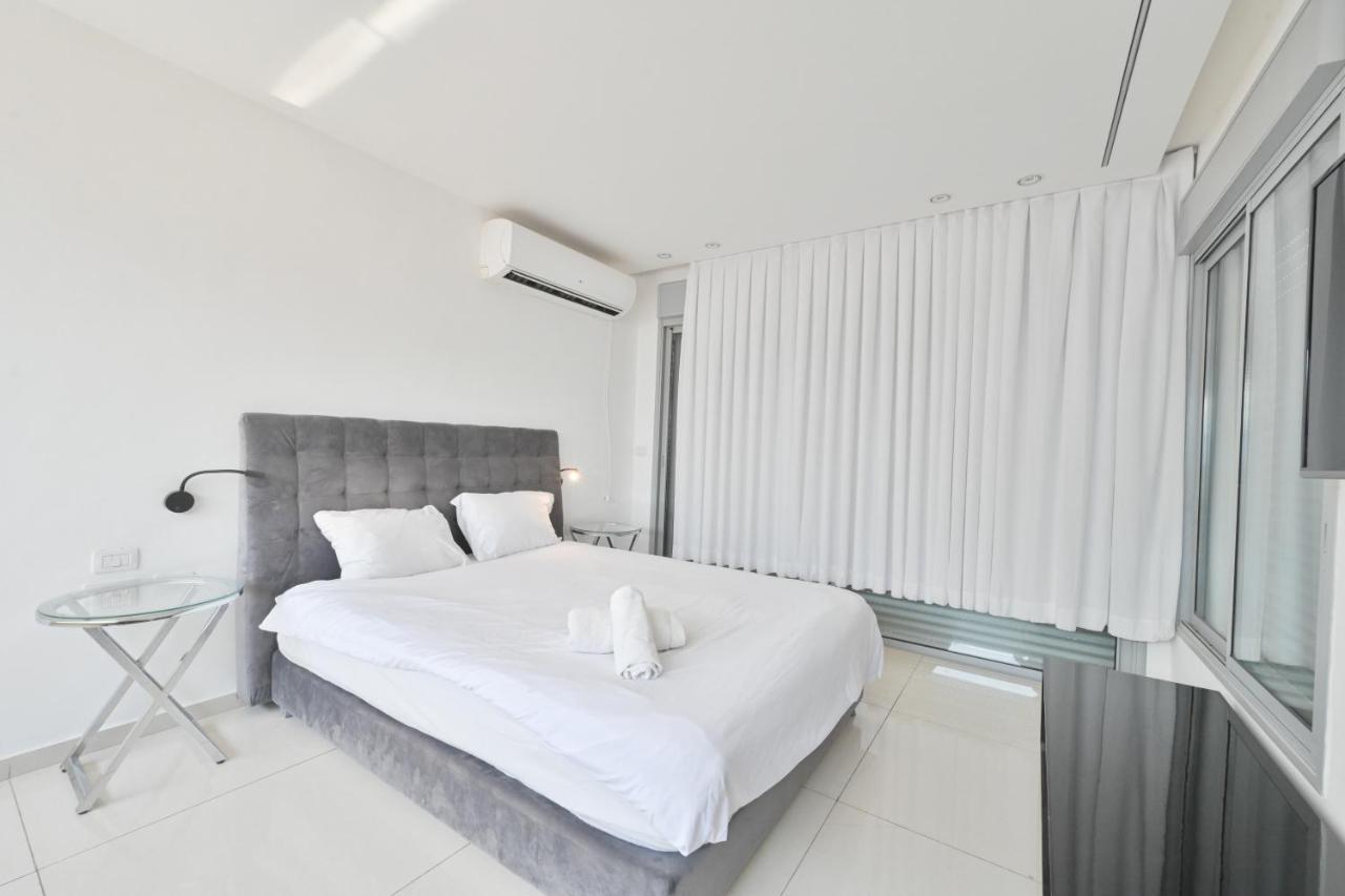 The White Lotus Villa Eilat Bagian luar foto
